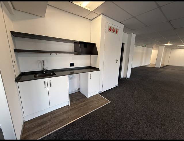 249M² OFFICE TO LET IN PARKTOWN